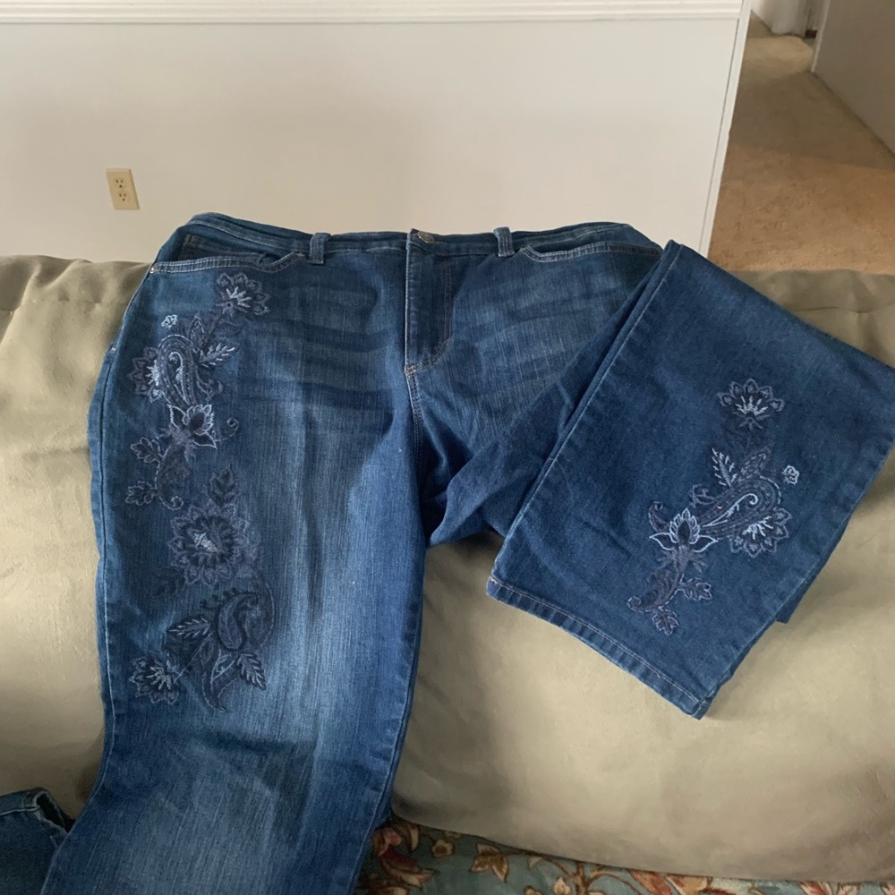 Gloria Vanderbilt Dark Blue Floral Straight Leg Jeans